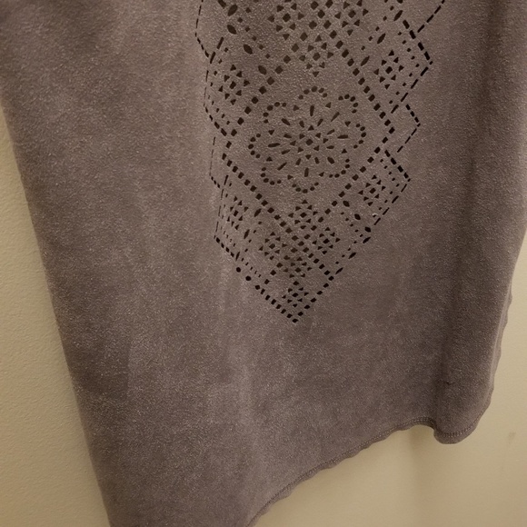 CATO Women's Open Front Eyelet Vest, Small - Picture 7 of 8